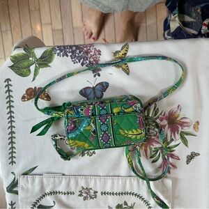 Vera Bradley All-In-One Organizer Wallet Purse/Bag Shoulder & Wrist Straps.